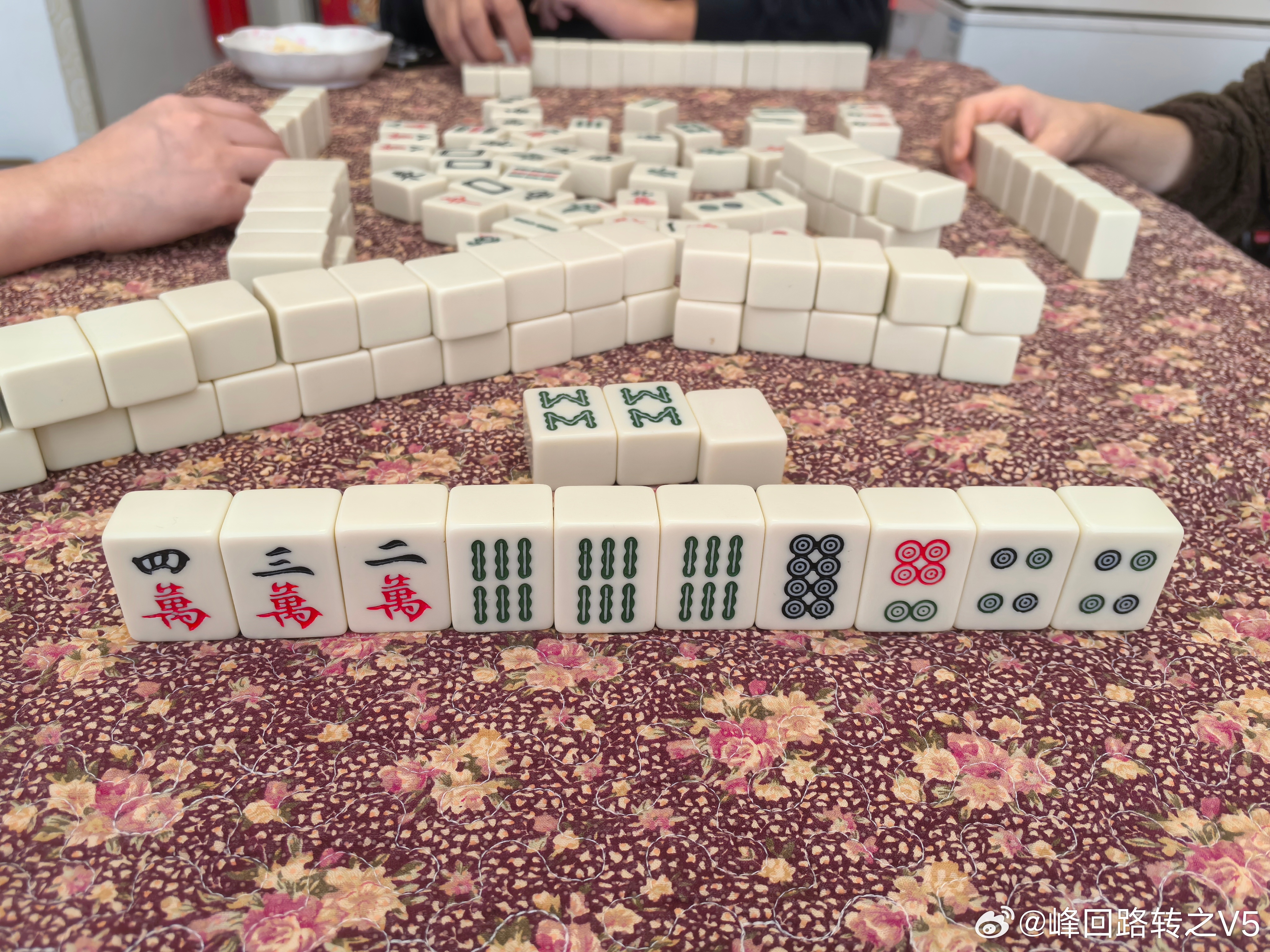 给大家爆料一下打哈儿麻将天天输-哔哩哔哩 